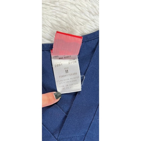 NY Giants V Neck Scrub‎ Top Navy Blue Womens Size M Short Sleeve NFL - Picture 3 of 5